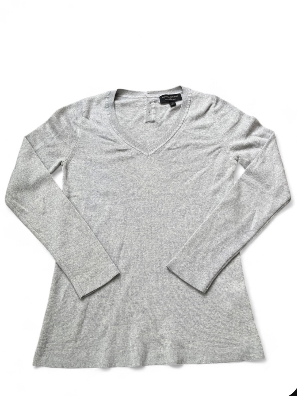 Banana Republic 100% merino wool Heather Gray V‑Neck Long Sleeve Sweater